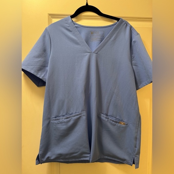 Figs Casma Three-Pocket Scrub Top Large - Picture 1 of 3